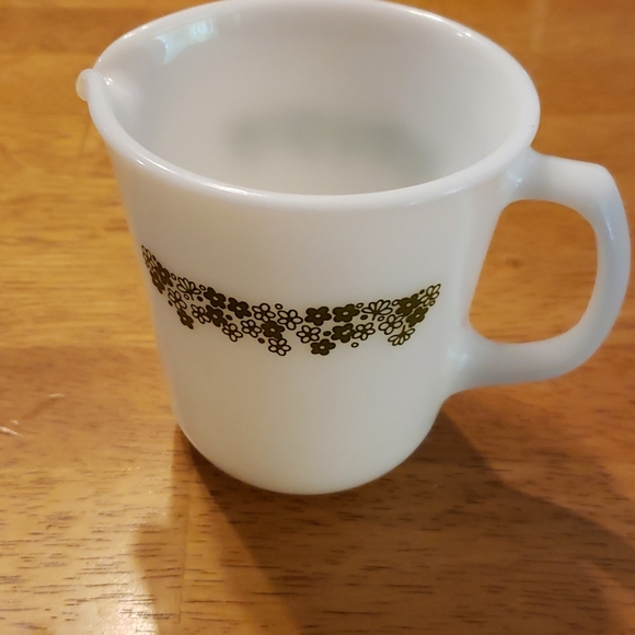 Vintage Large Crazy Daisy 8oz Opal Glass Creamer - Picture 2 of 8